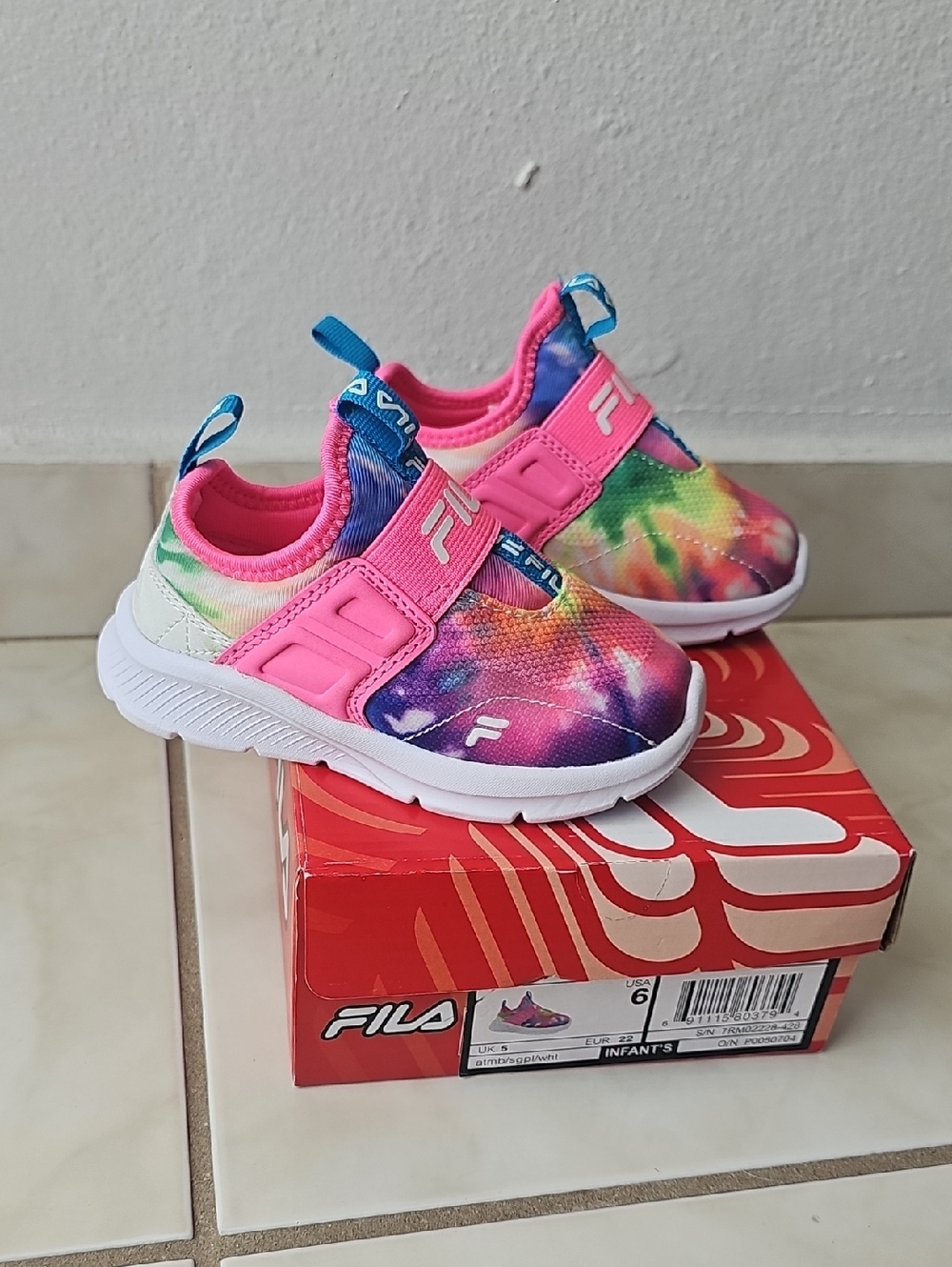 Fila Landbuzzer Little Girls Running Shoes. Size 6. (611)